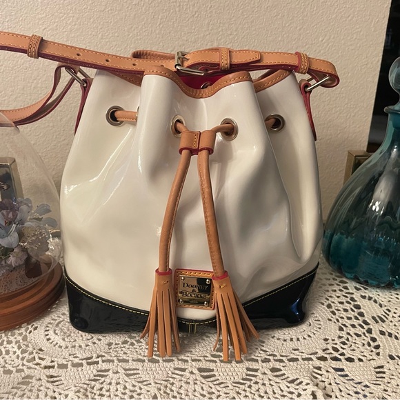 Dooney & Bourke patent leather two tone drawstring bag - Picture 2 of 16